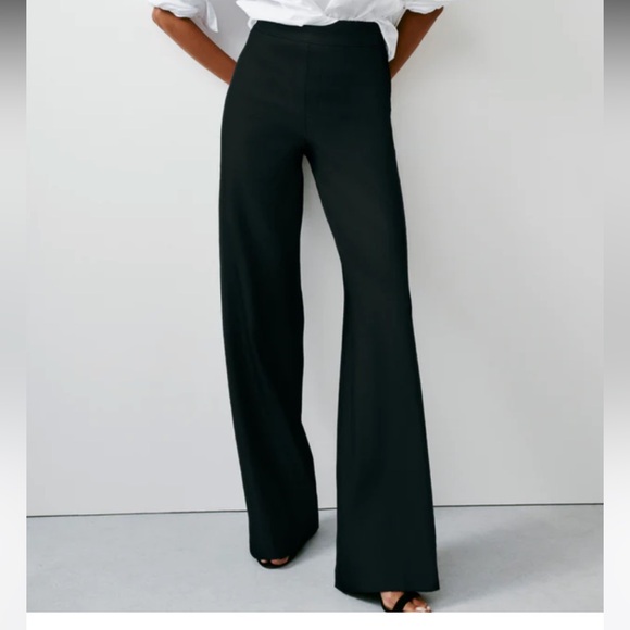 SPANXsupersmooth™ PerfectFit Ponte Wide Leg Pant
Size Small P Color black - Picture 1 of 12